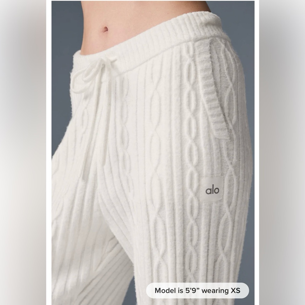 NWT Alo Yoga Cable Knit Winter Bliss Pant - Ivory, Medium
